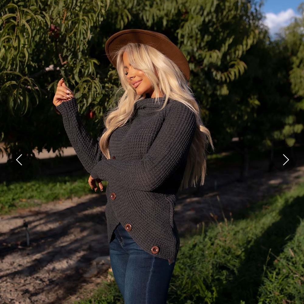 29 ✨RESTOCKED✨Fabulous Asymmetrical Boho Sweater - Picture 5 of 7